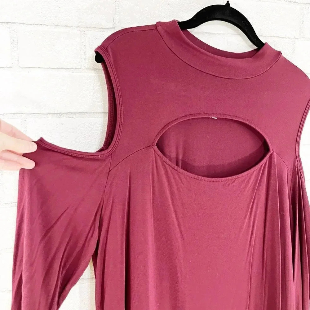 Torrid Maroon/Wine Super Soft Mock Neck Cutout Shirt Women's Plus Size 1X